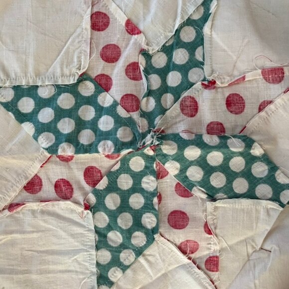 Vintage handmade Ohio Star quilt square red green - Picture 5 of 8